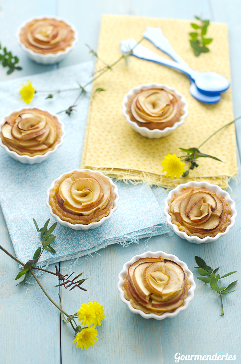 Tartaletes amb crema d'aranja i pètals de poma