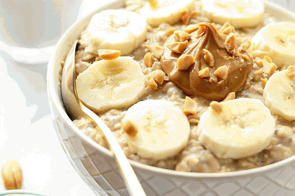 Porridge de civada, plàtan i crema de cacauet