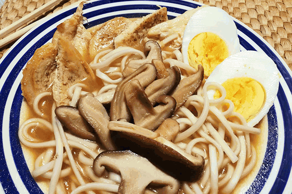 Ramen de pollastre i xiitake ecològic